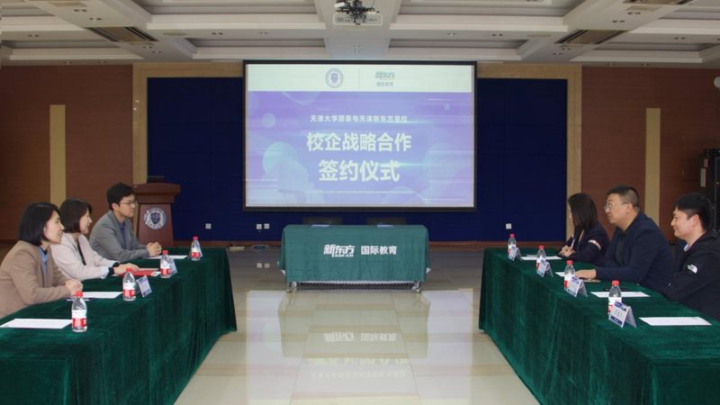 在选择成人高考辅导班时，可以从以下几个方面来参考价格：